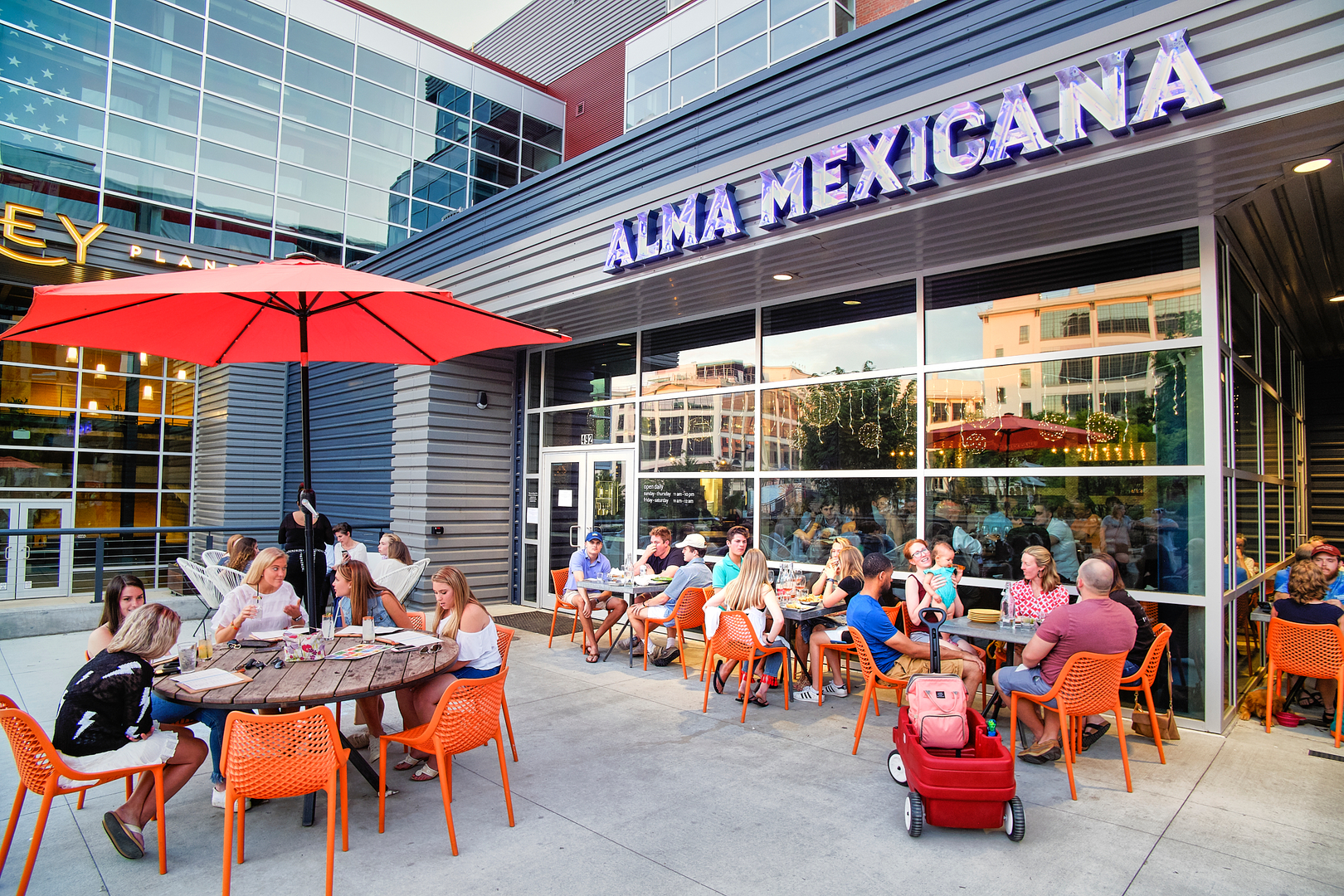 alma exterior alma exterior Photo